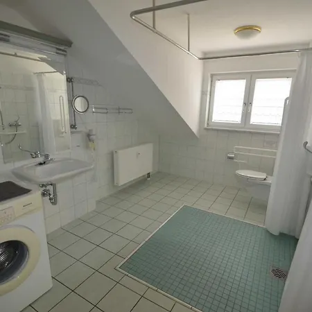 Wauzi Apartment *